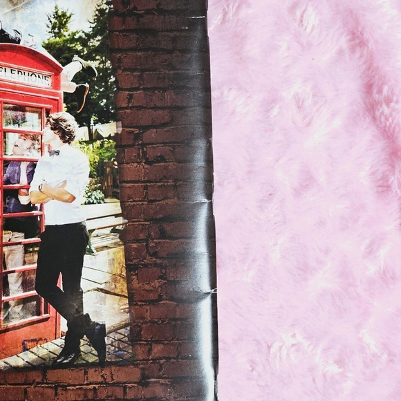 One Direction Tour 2013 Concert Program Book - Picture 4 of 7